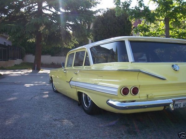 1960_chevrolet_parkwood_wagon4.jpg