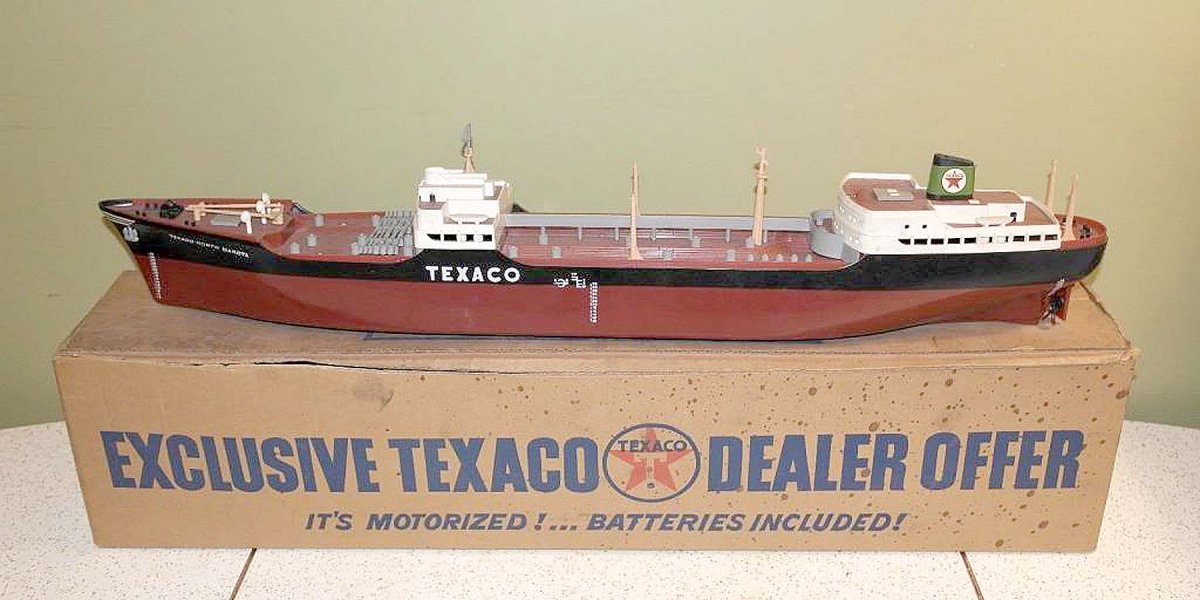 1961-Texaco tanker with box-3_57-3.jpg