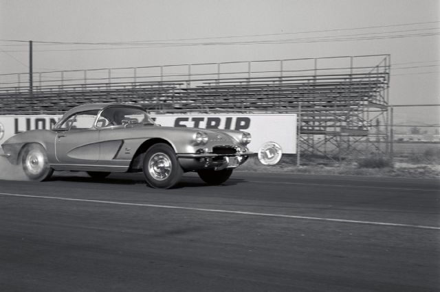 1962-chevrolet-fuelie-327-corvette-road-test.jpg