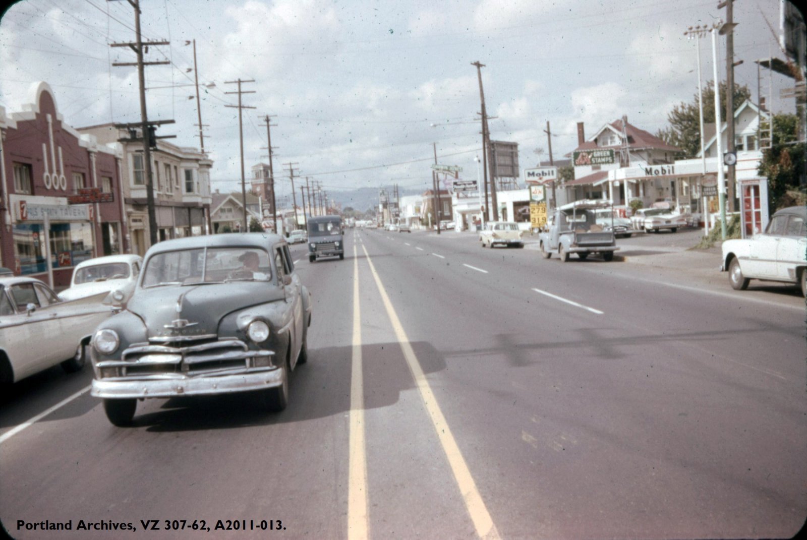 1962-sep-30_ne-sandy-blvd-near-ne-47thx.jpg