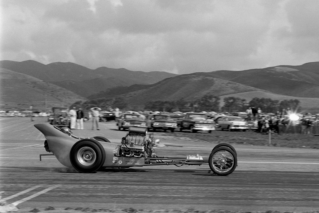 1962 - Tom McEwen in Gene Adams Olds-powered dragster at Half Moon Bay.jpg