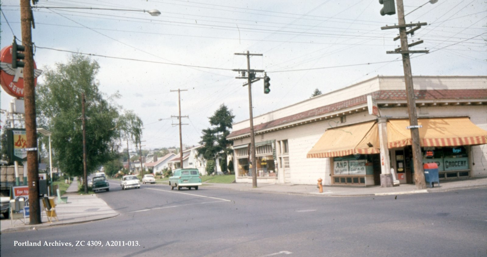 1963-may-31_ne-15th-at-fremont-looking-northeast-zc-4309_a2011-013.jpg