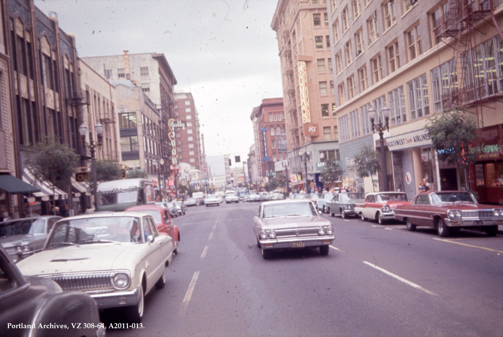 1964-sep-30-64-sw-broadway-between-sw-washington-and-sw-alder.jpg