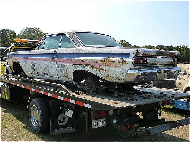 1965-Mercury-Comet-drag-car-barn-find.jpg