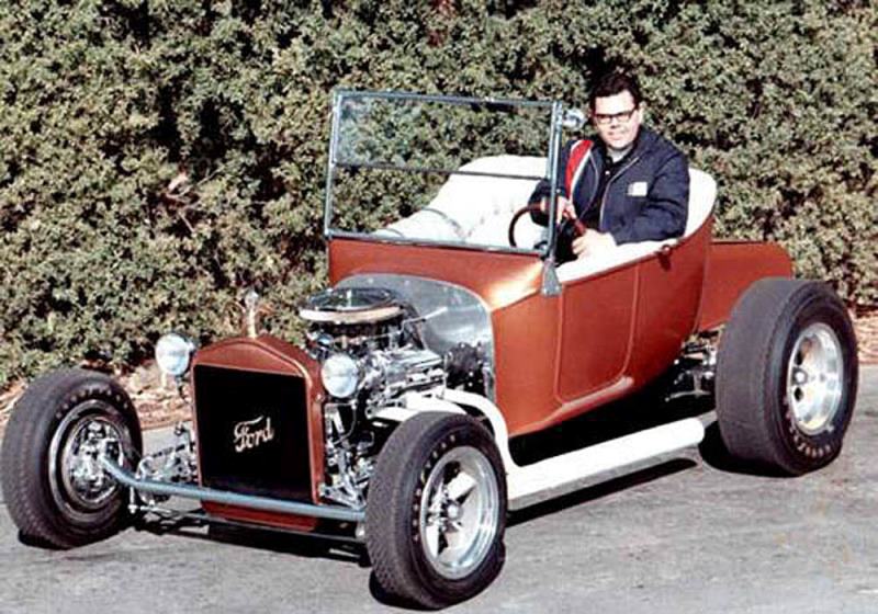 1965 - Rudy in his Dragmaster T.jpg