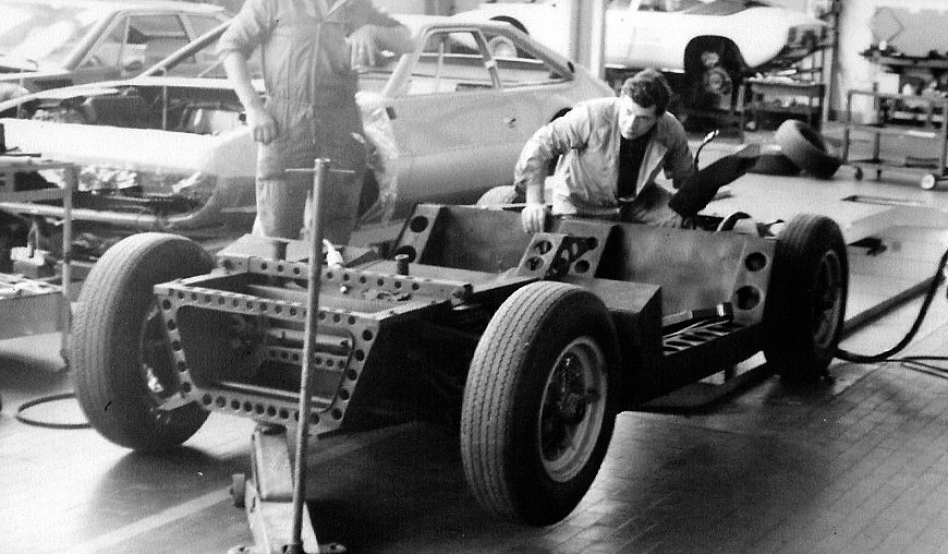 1965-turin-salon-lamborghini-miura-chassis-003_100190845_l.jpg