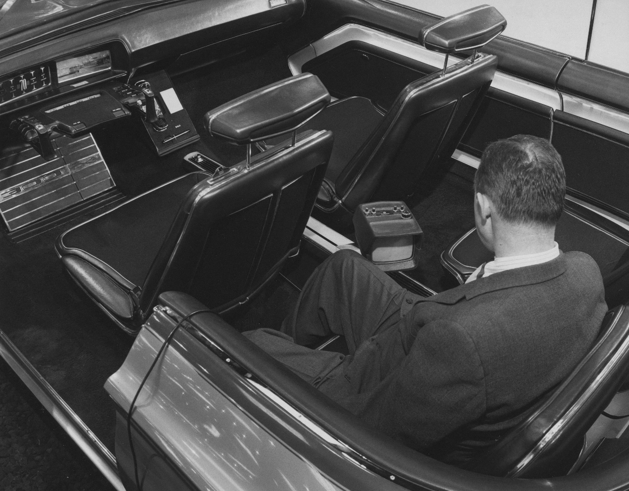 1966-Chrysler-300X-Concept-Interior-05.jpg