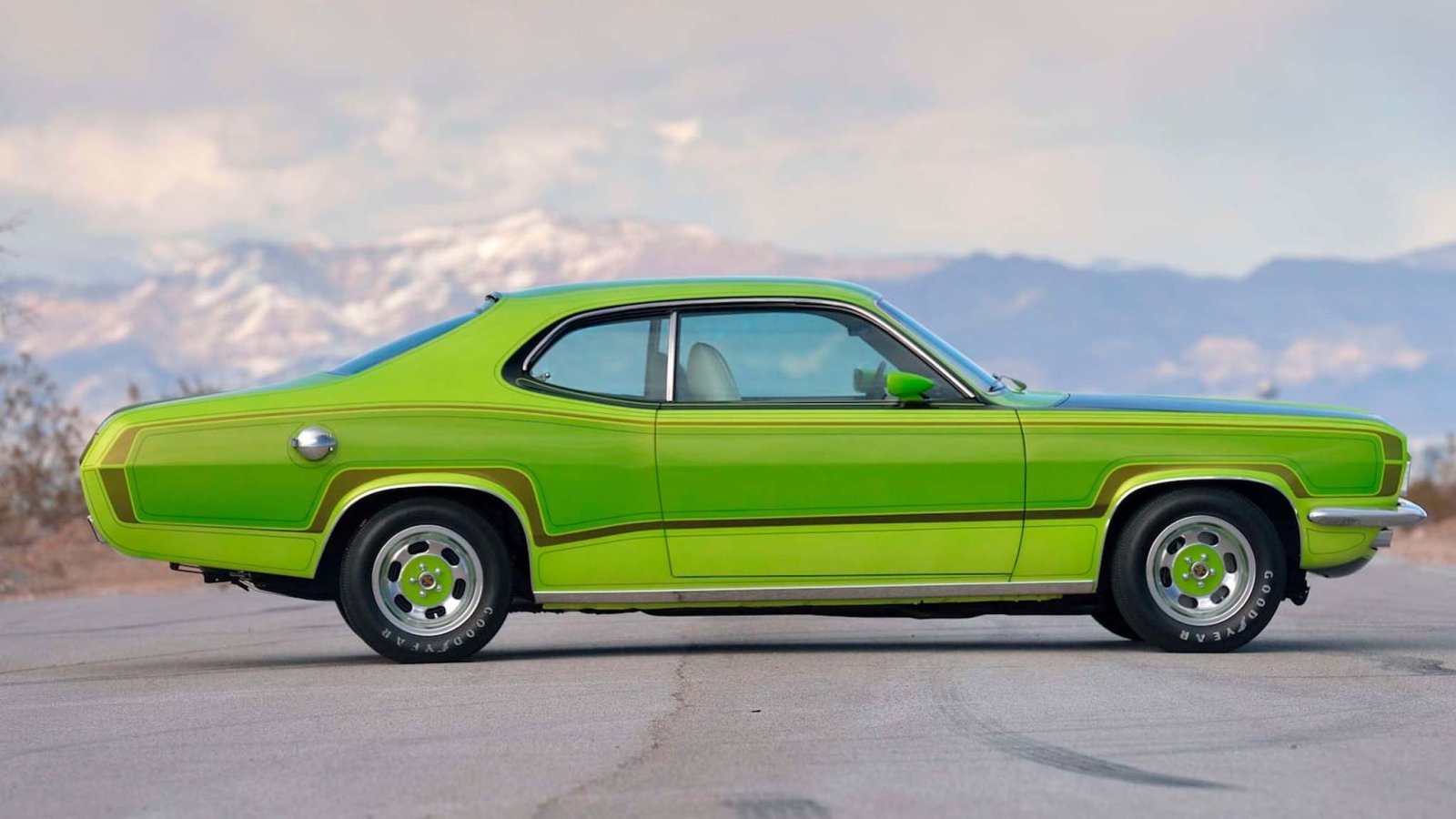 1970_Plymouth_Duster_Rapid_Transit_side.jpg