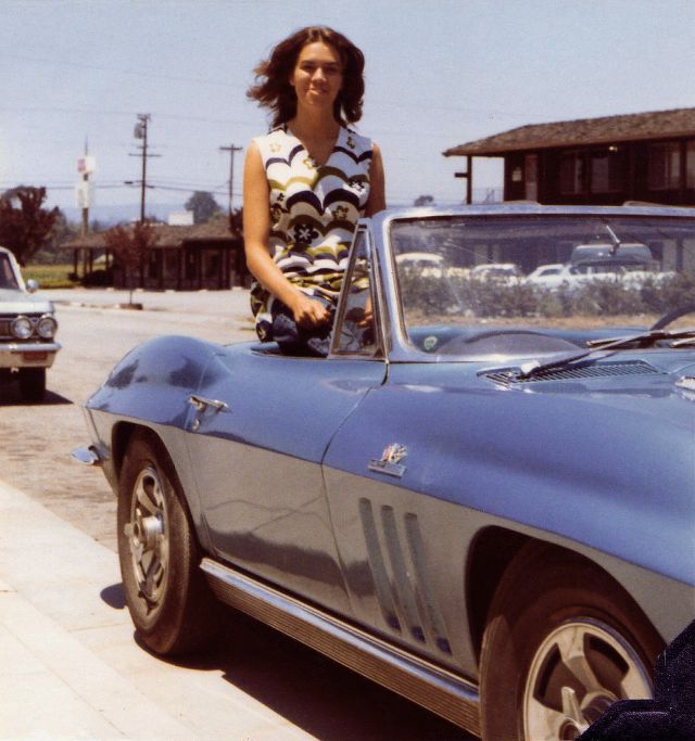 1970s-women-automobiles-12.jpeg
