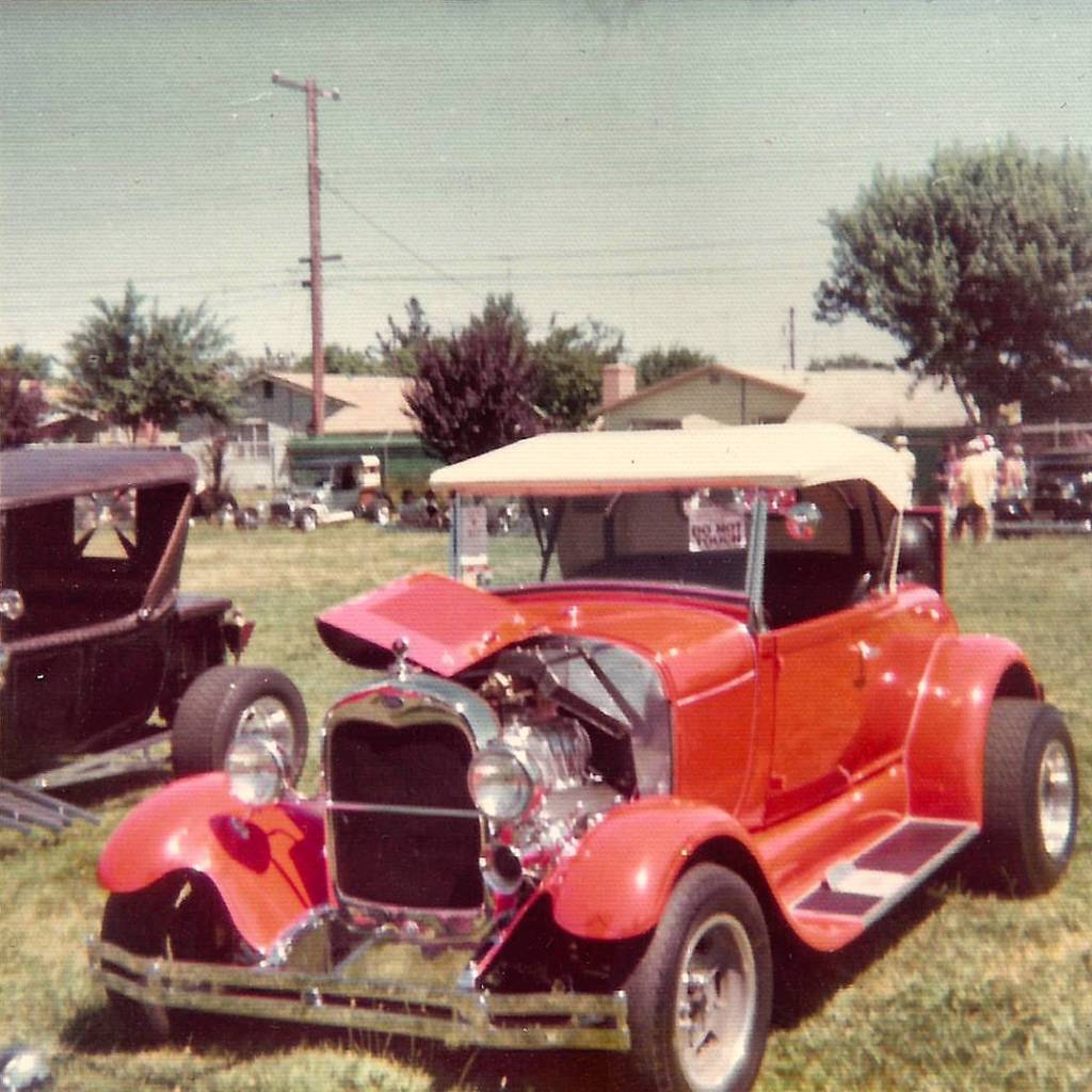 (1974) Bob Swartz Roadster (by Tom Branch).jpg