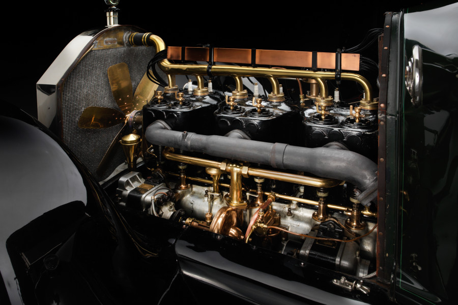 1engine 1915 Pierce-Arrow-48-B3-engine.jpg