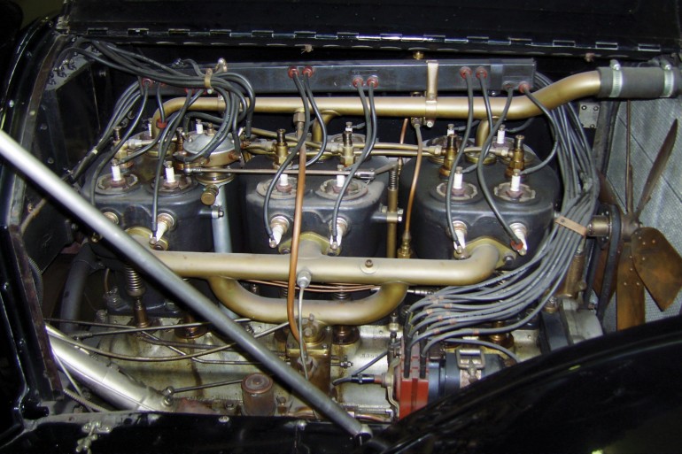 1engine 1916 Pierce-Arrow.jpg