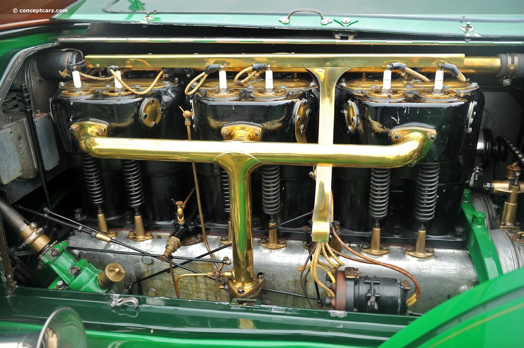 1engine 1918 Fageol Touring Car a.jpg