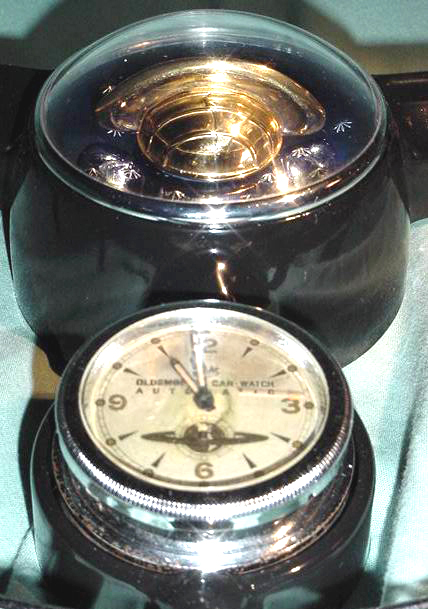 2 50-52 Olds Clock & Button 1c 609p.jpg