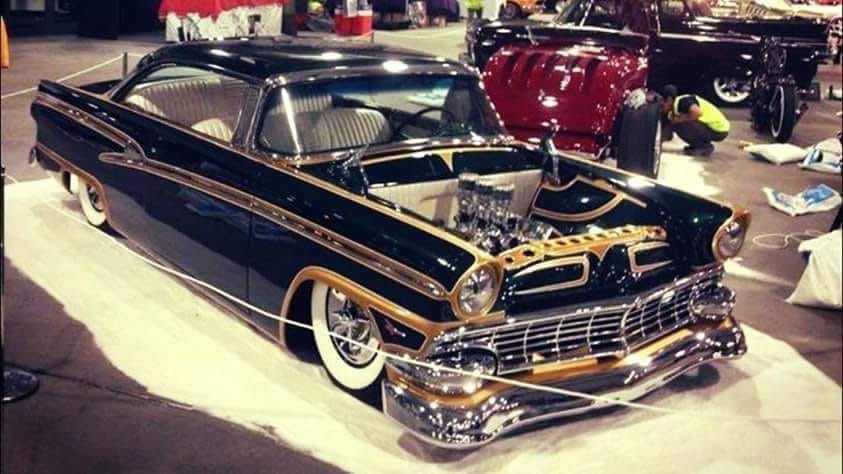 2 CUSTOM (275).jpg