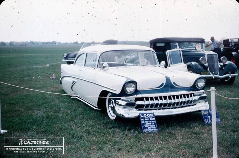 2 CUSTOM (62D).jpg