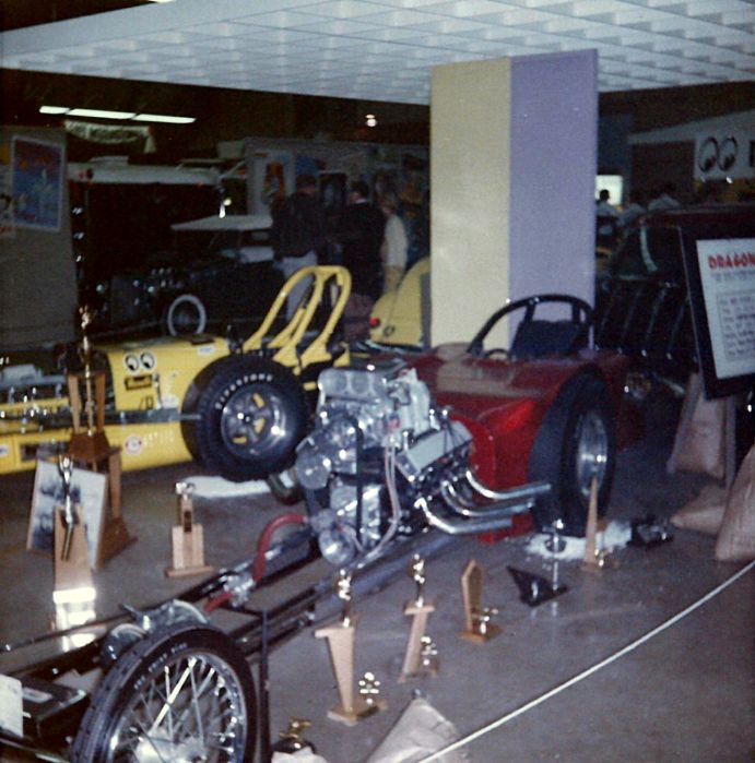 2 Dragsters Pomona 1963-7.jpg