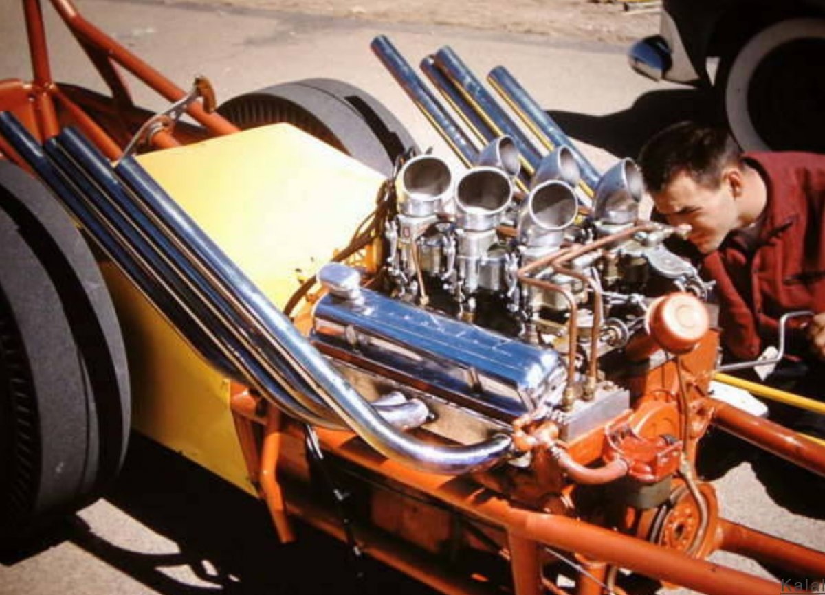 2 pipes int.jpg