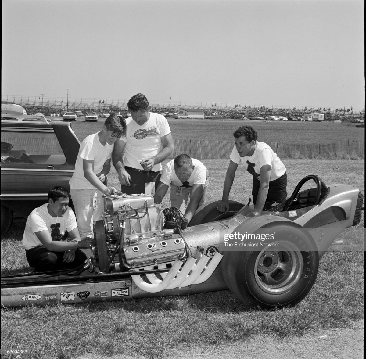 20 1965 NHRA Nationals - Indianapolis. The Hawaiian Top Fuel team. Ow.jpg