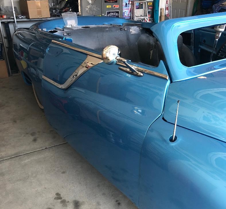 2019-10-05 Passenger Side Trim And Antenna.jpeg
