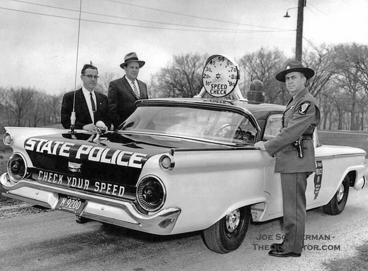 20dbb4d960869ec35e4d7c656bc64c40--old-police-cars-ford-police.jpg