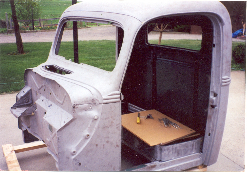 21 SANDBLASTING CAB.JPG