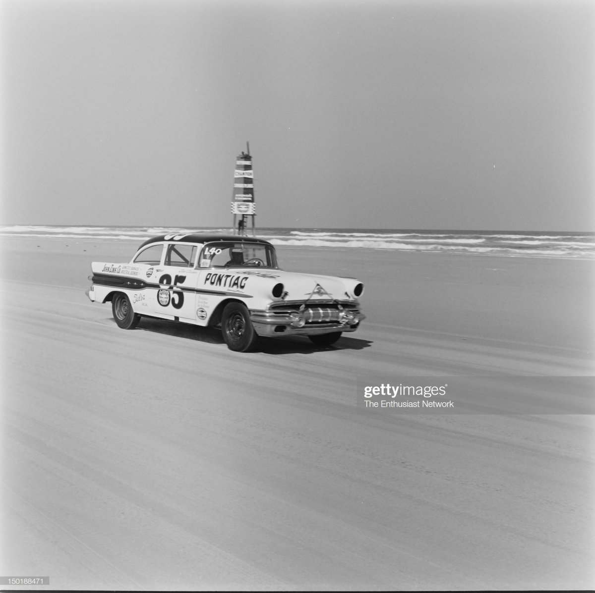 23 Darel Dieringer's 1957 Pontiac.jpg