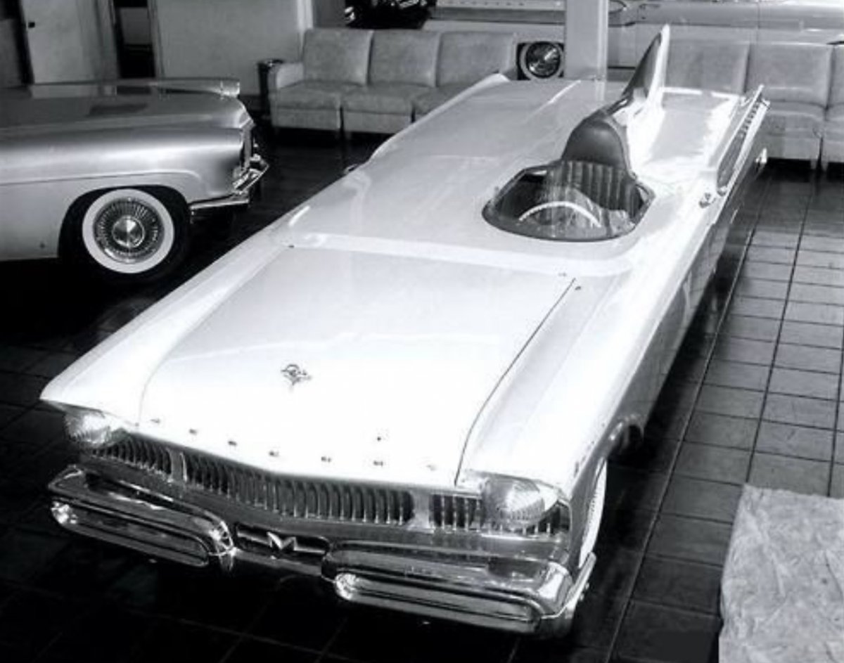 24 1957 Mercury Monterey Mermaid.jpg