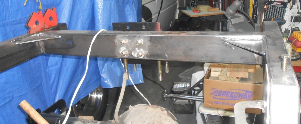 240 111617 Gussets welded for rear crossmember.JPG