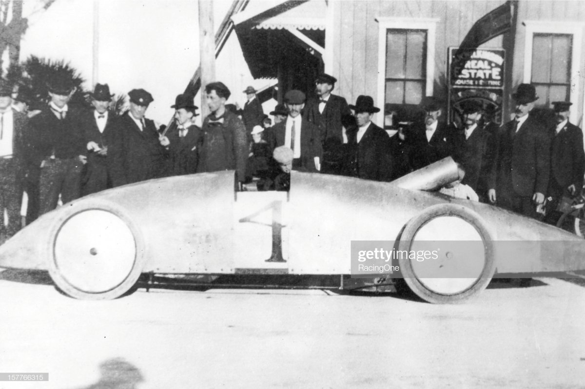 28 1905 This Stanley Steamer, driven by.jpg