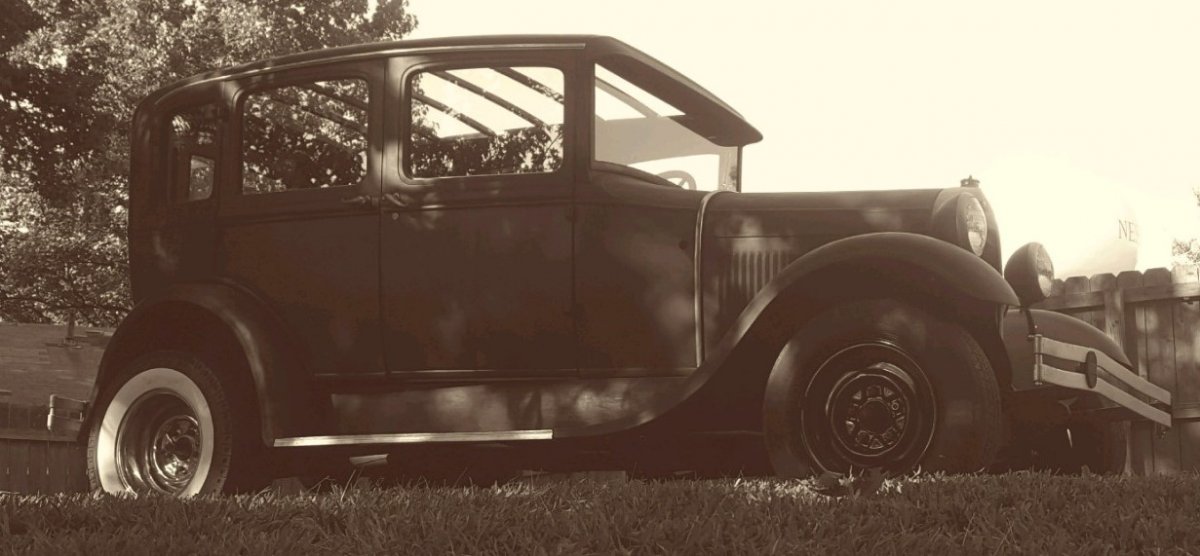 29 Sedan RtSide.jpg