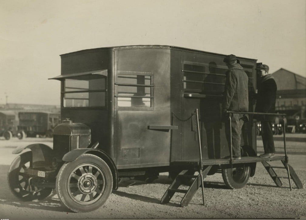3 2 payday 1933 ford plant.jpg