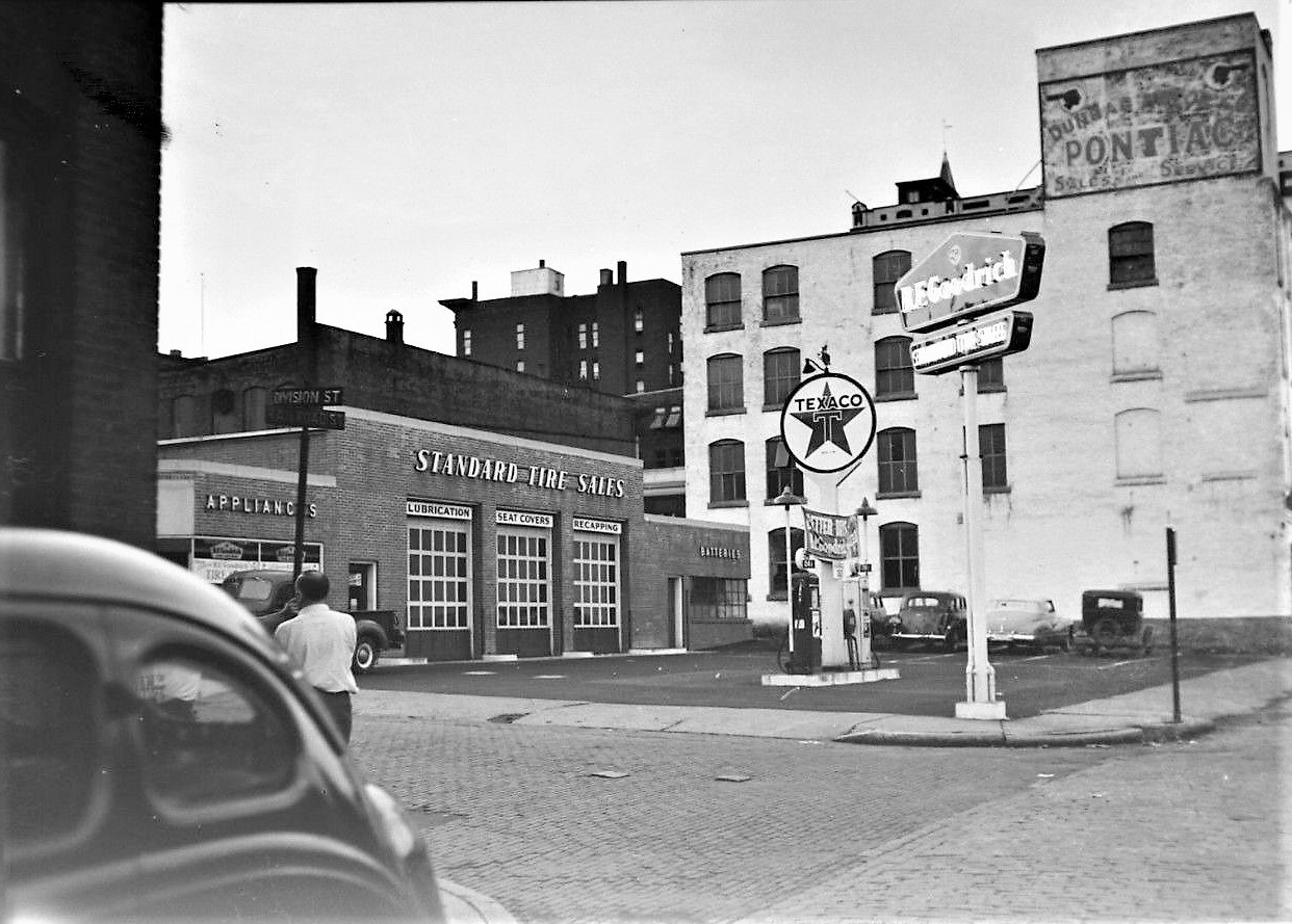 3 3 1 RAILROAD AND DIVISION STS.jpg