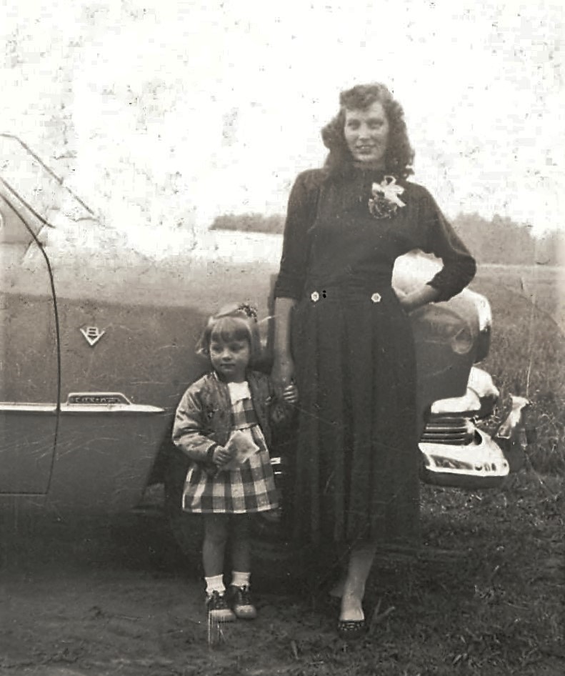 3 5 1A LORETTA LYNN.jpg