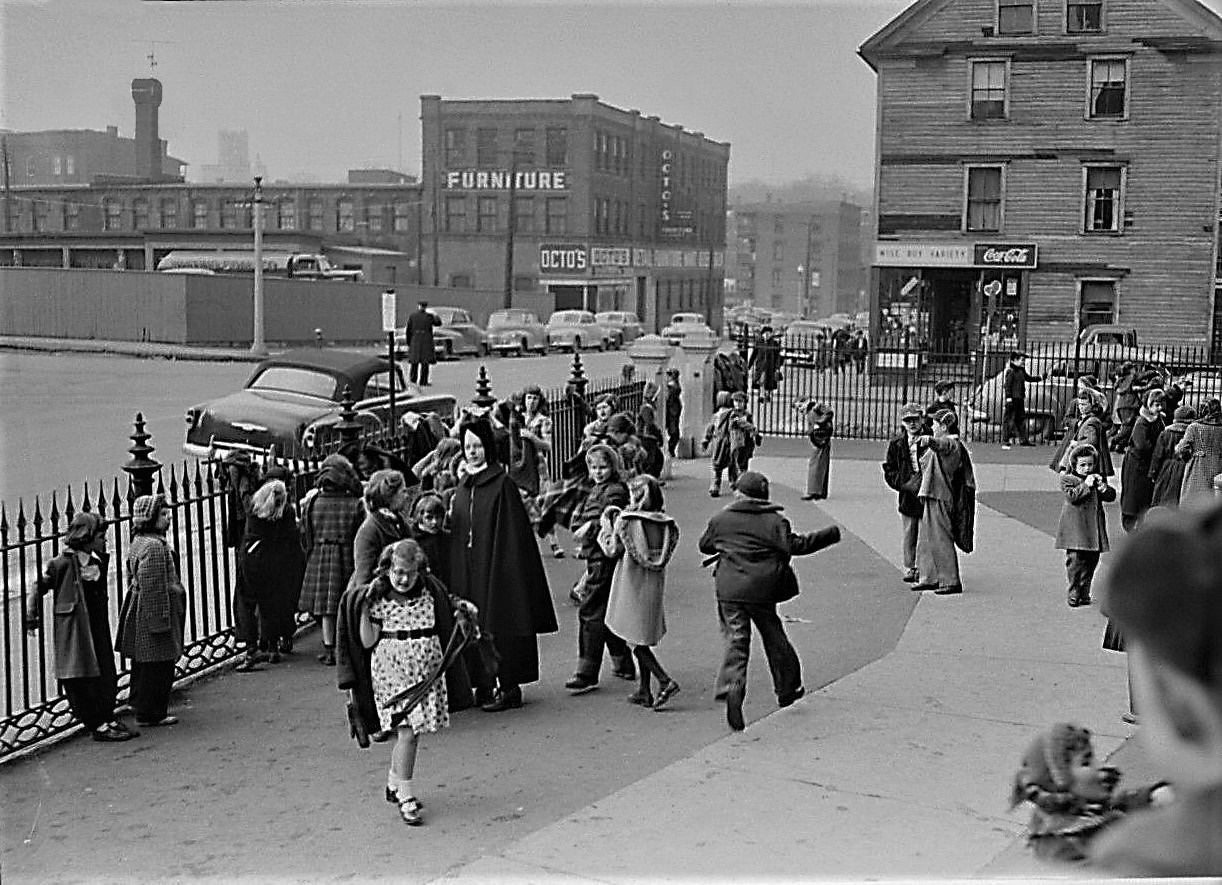 3 8 1 HOLYOKE  1954.jpg
