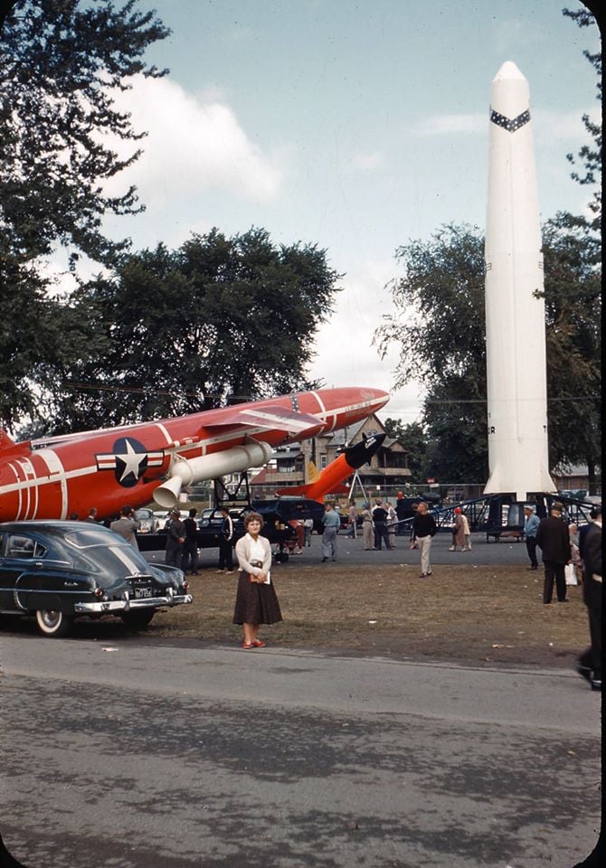 3 9 3 ESEXPO.jpg