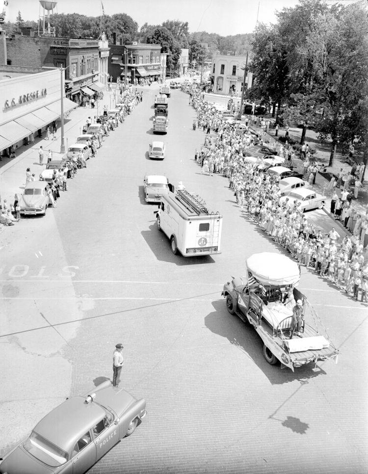 3 9 4 JULY 4 1955.jpg
