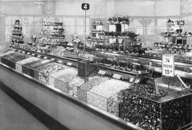 3 9 9c2  woolworth candy counter.jpg