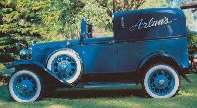 31FordTownCarDelivery_Blue.jpg