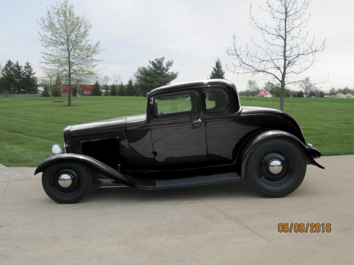 32 Ford 5W All Black Hammered with Smooth Steelies 71701.jpg