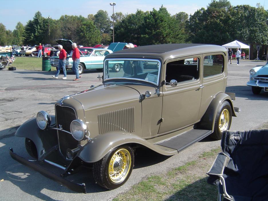 32 Ford Sedan.jpg