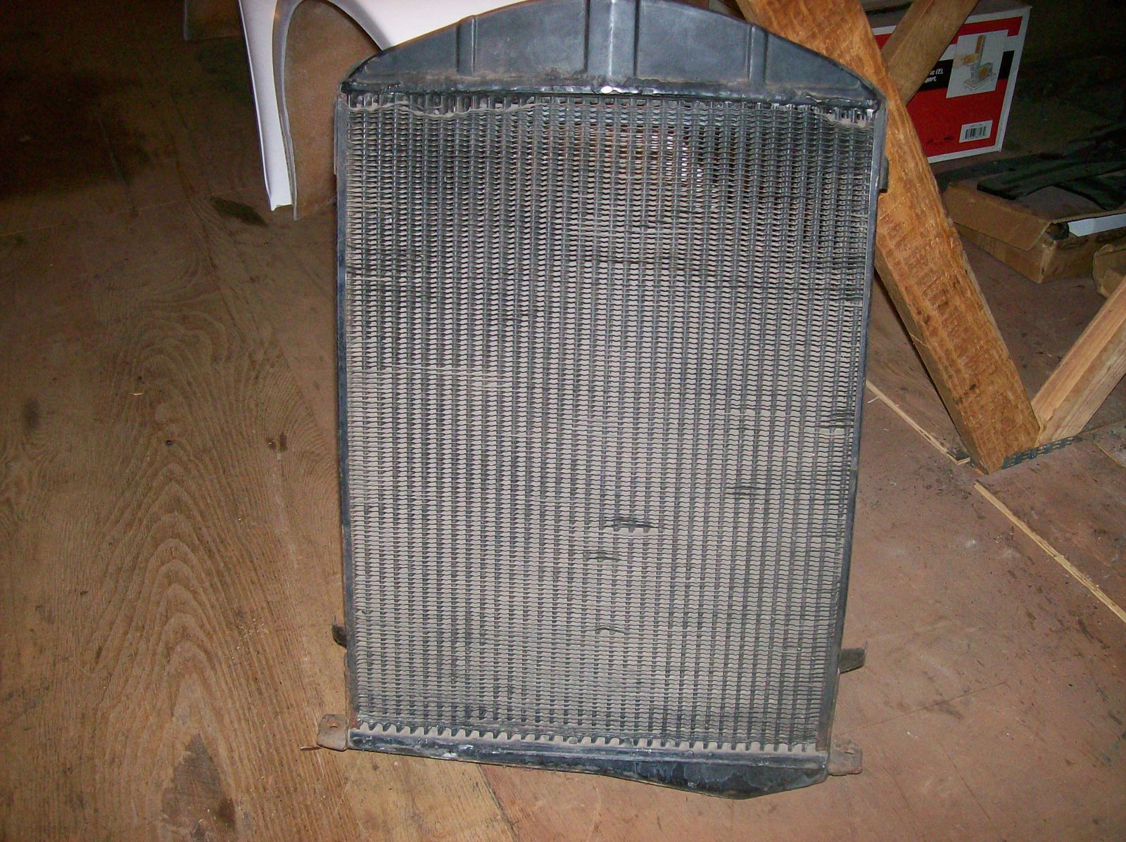 \'32B Radiator 001.JPG