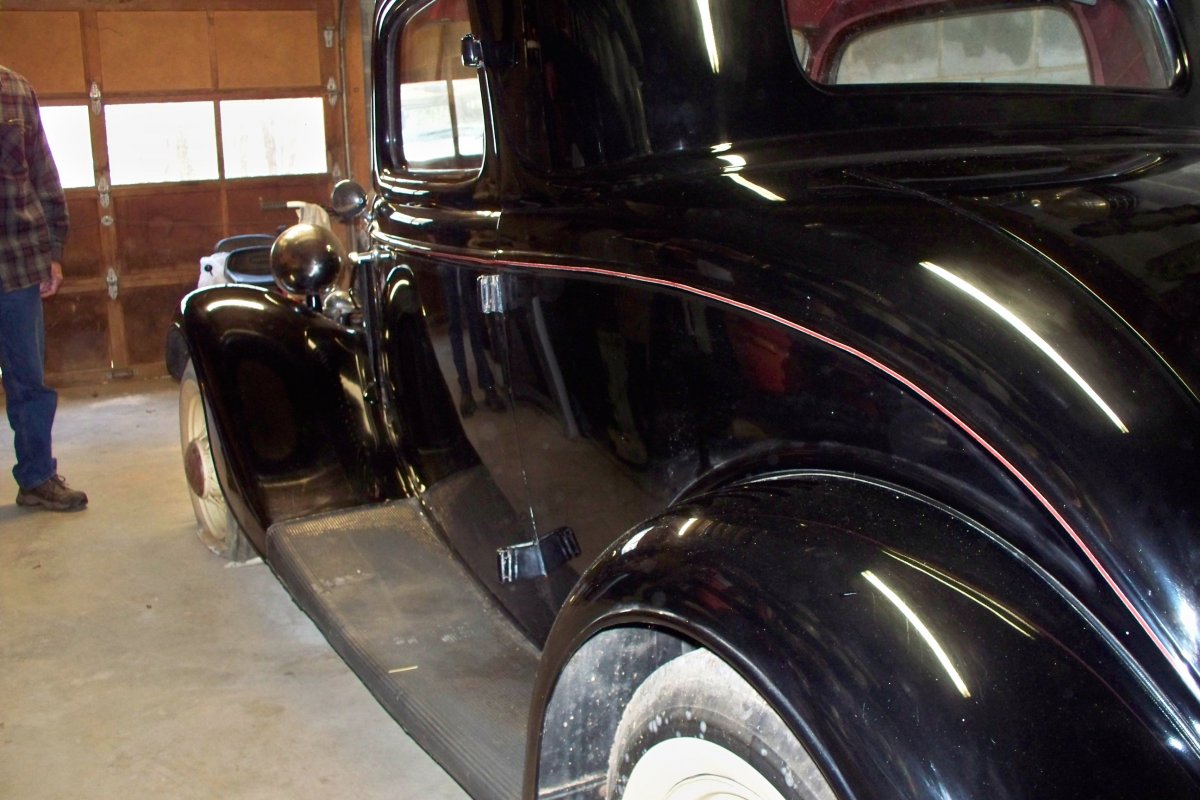 33 Ford 3 window Coupe 05.jpg