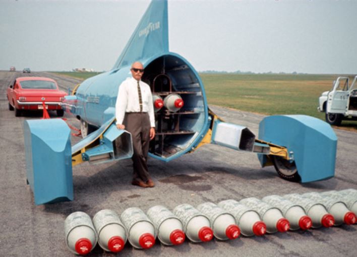 33 Walt Arfon's Wingfoot Express1.JPG