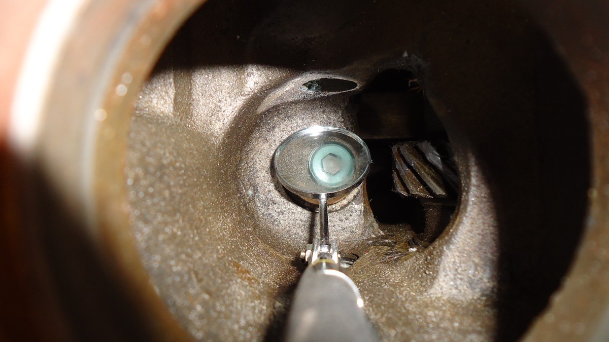 331 Oil Galley Hole-Plugged 3-8ths NPT Mirror View_1.JPG