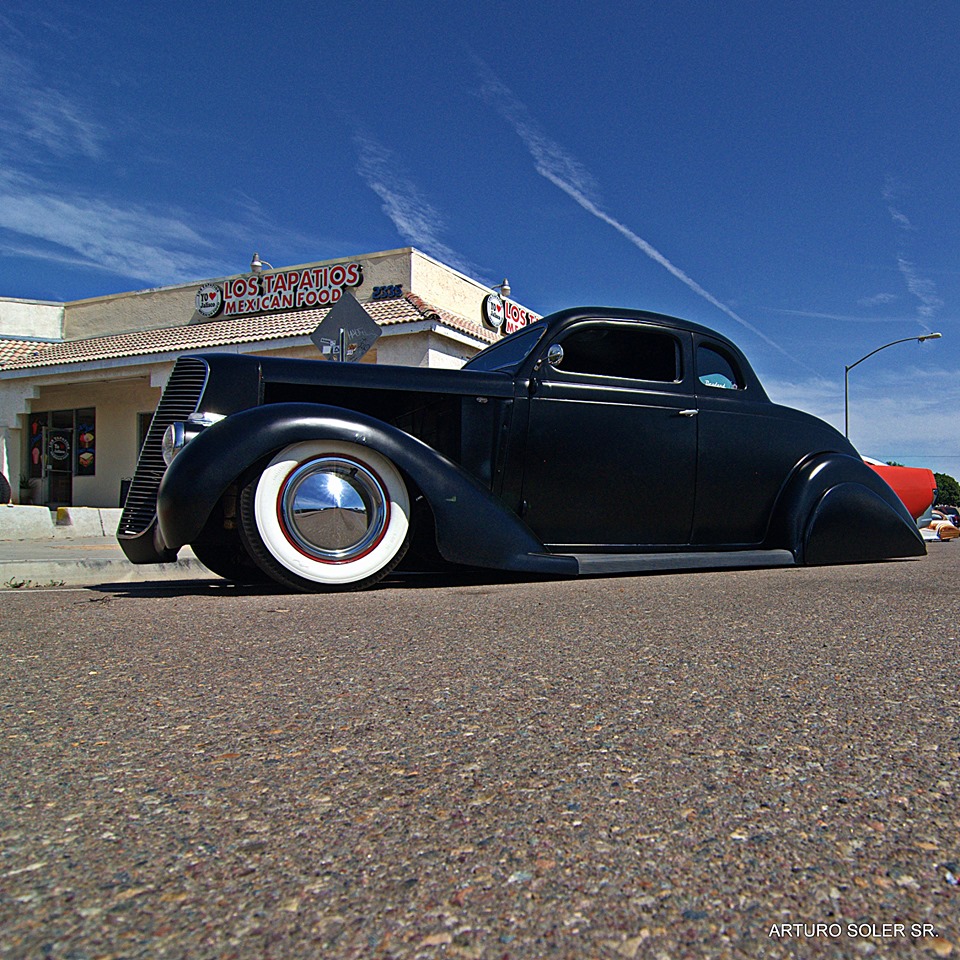 35 Ford blk.jpg