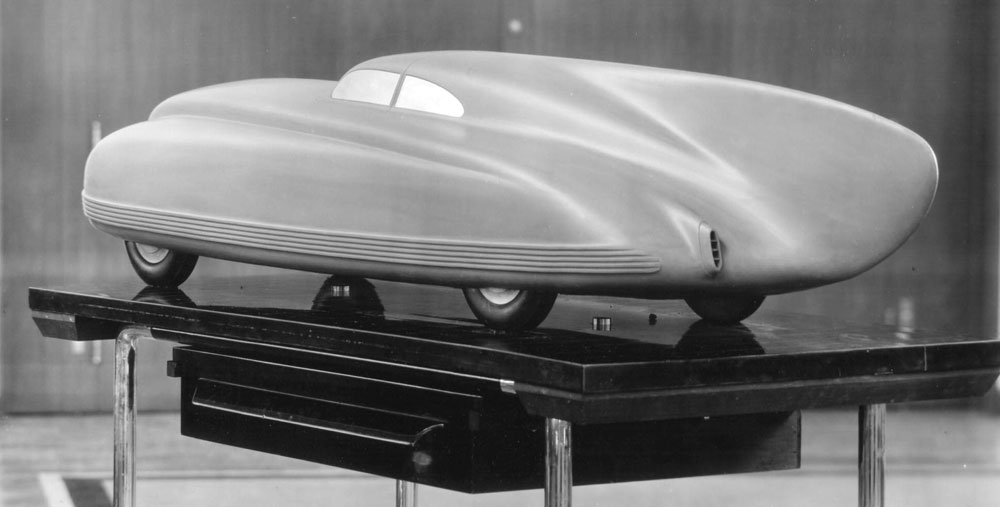 36 Chrysler streamliner 01.jpg