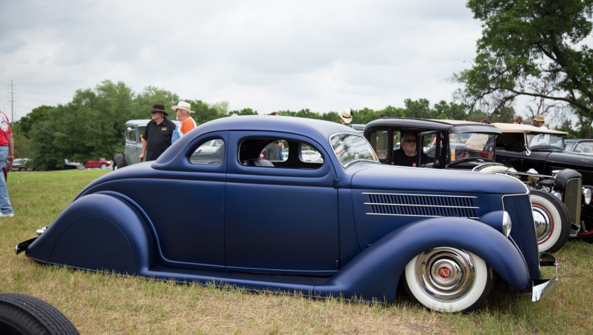 36 Ford blue suede.jpg