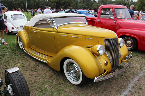 36 FORD GOLD 1A.jpg