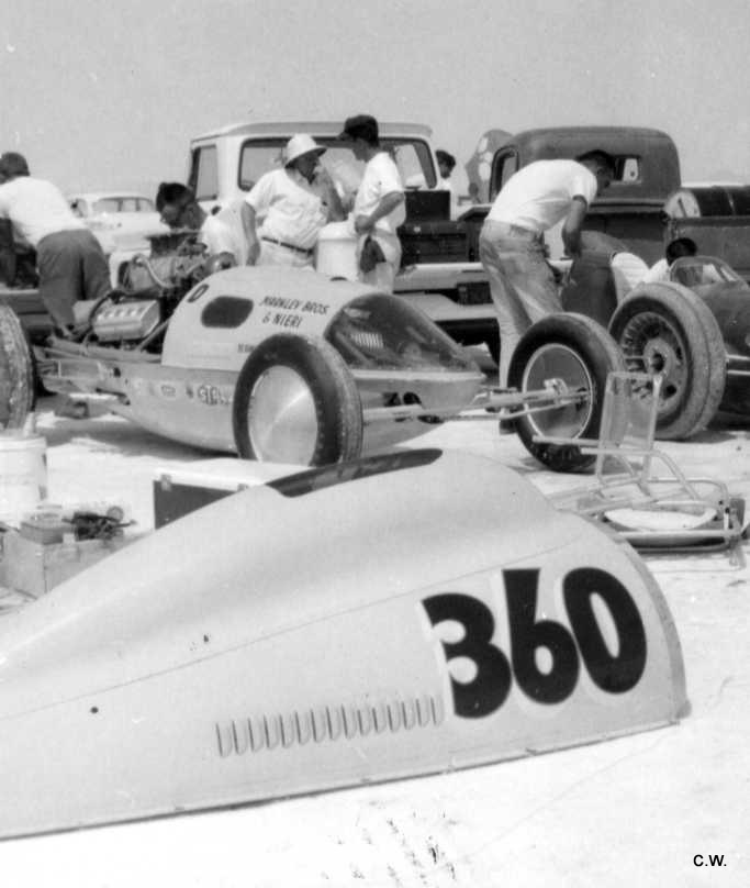 360D Markley Bros Belly Tank in pits (Craig Wise archives).jpg